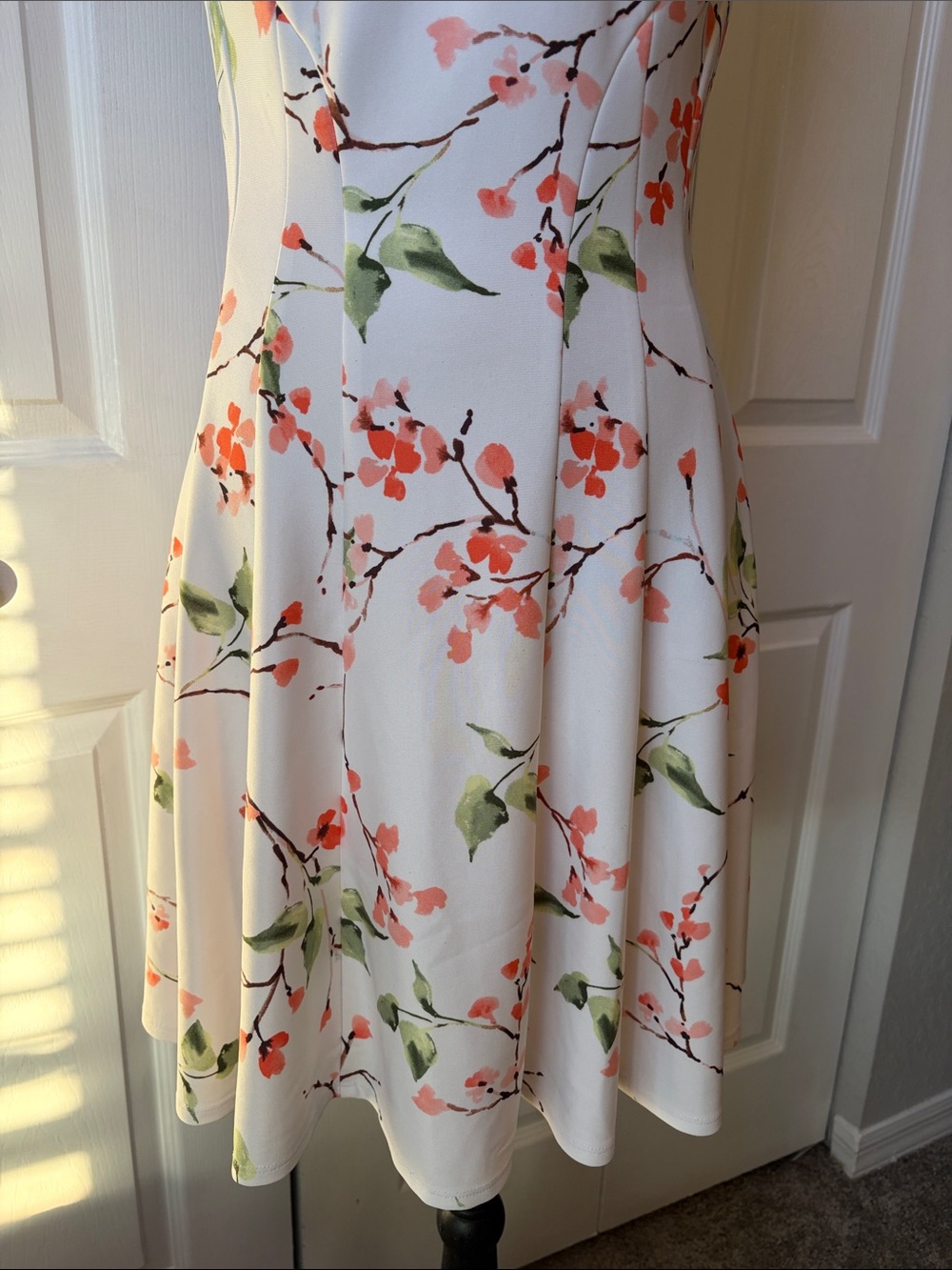Gabby Skye White Midi Dress with Coral Floral Print size 4 swing style skirt - Picture 9 of 10